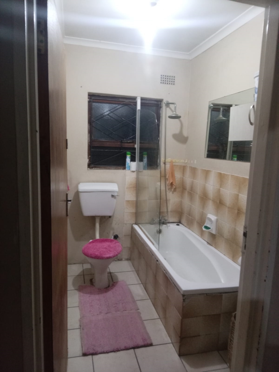 2 Bedroom Property for Sale in Beverly Park Western Cape